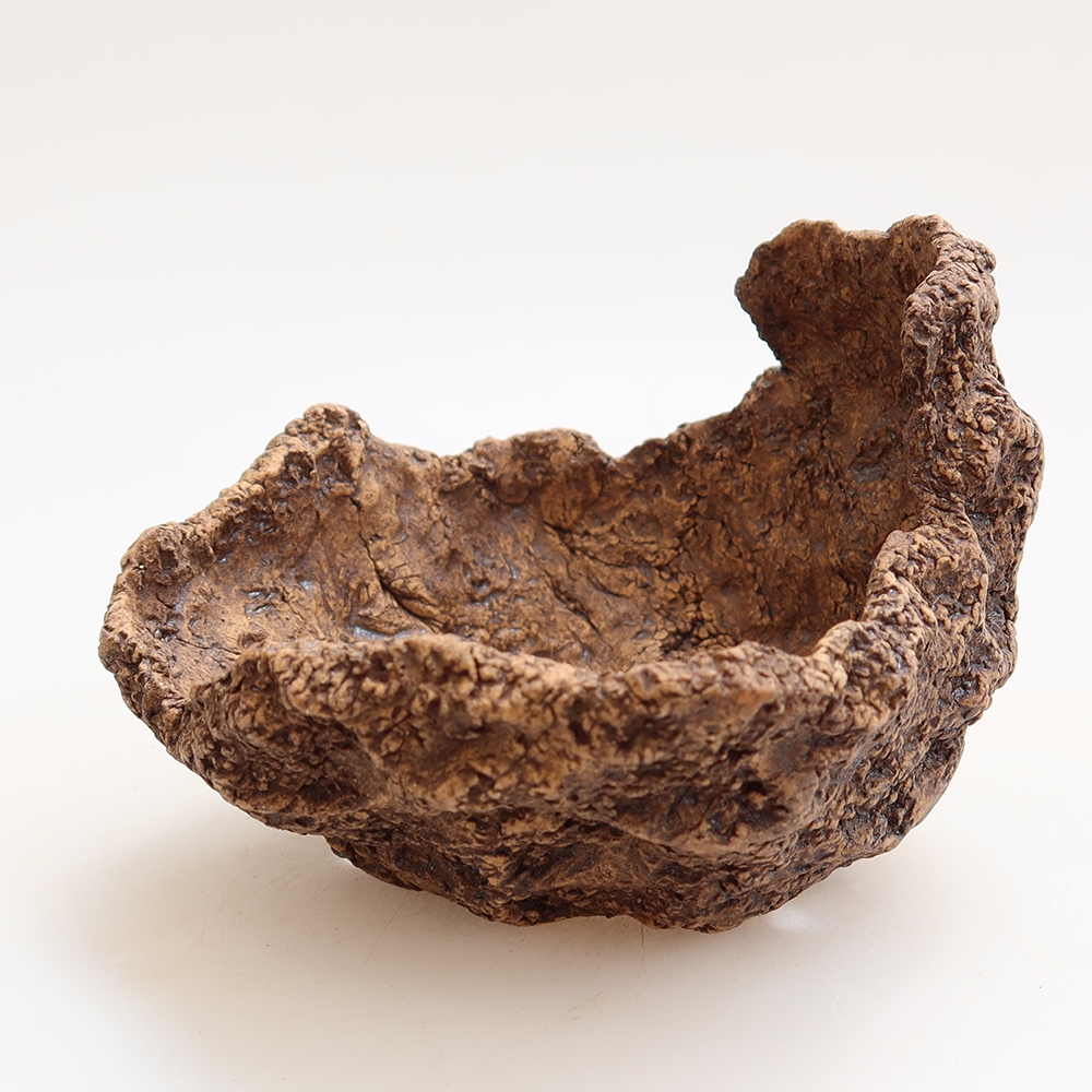 Schelp van keramiek 10 x 10 x 8 cm , kleur bruin