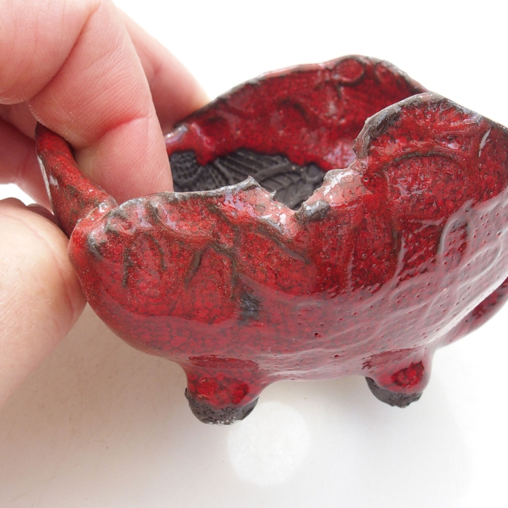 Keramische schaal 8 x 7,5 x 5,5 cm , kleur rood