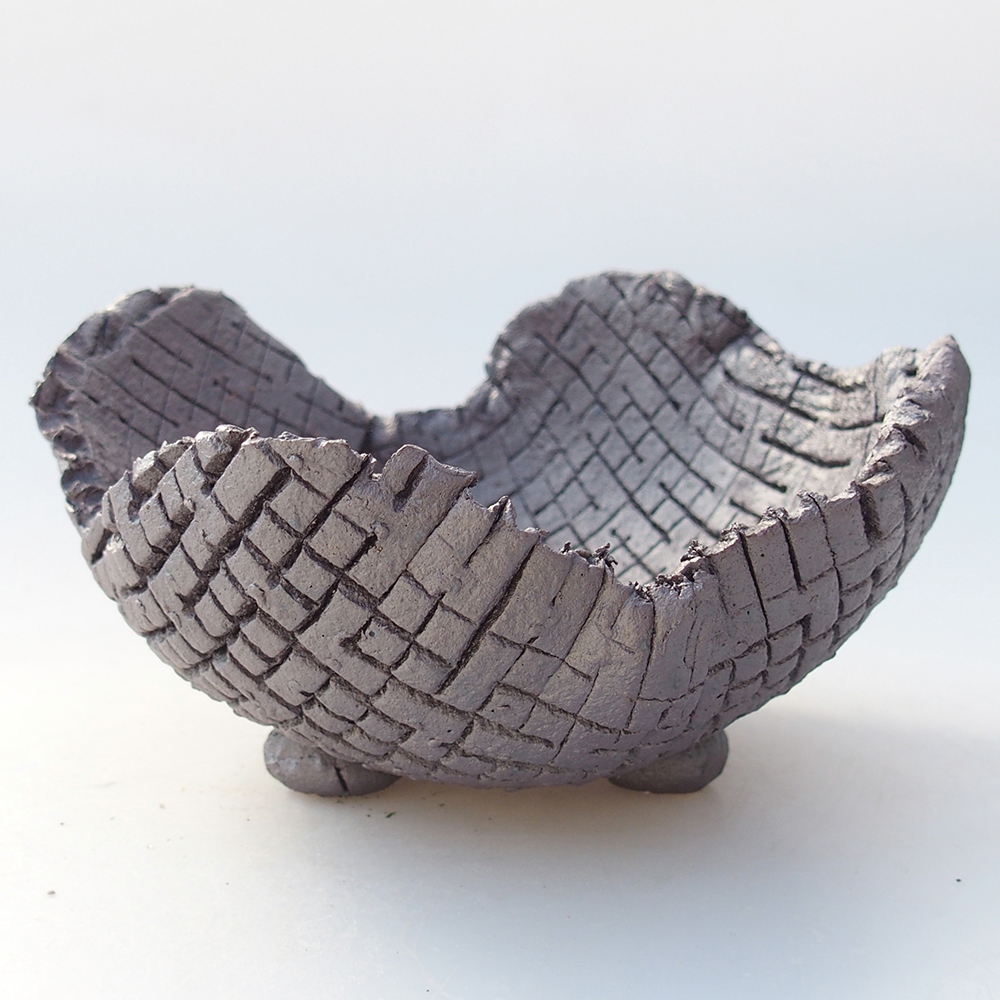 Keramische schaal 13 x 12,5 x 7,5 cm , metaalkleur