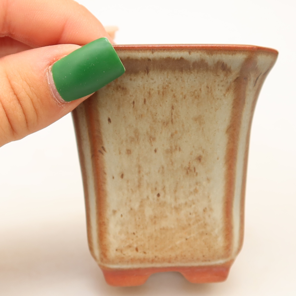 Keramische schaal  6,5 x 6,5 x 7 cm, kleur: beige